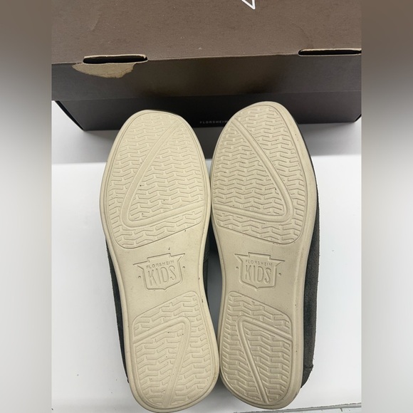 New in Box Florsheim Jasper Jr. Boys Moc Toe Strap Loafer in Gray Suede Sz 13M - Picture 5 of 6